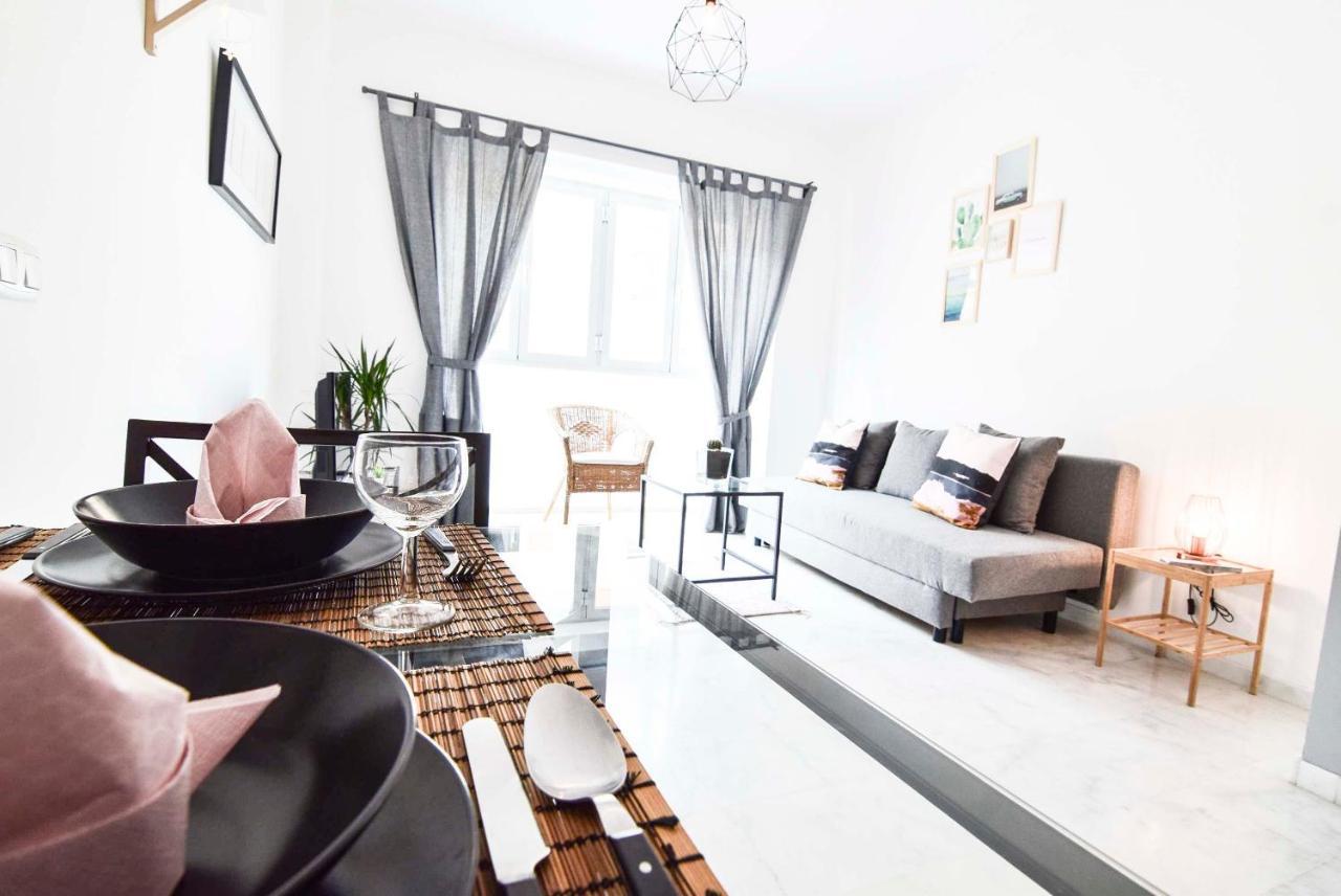 P&P Apartaments Carrera De Capuchinos Málaga Esterno foto