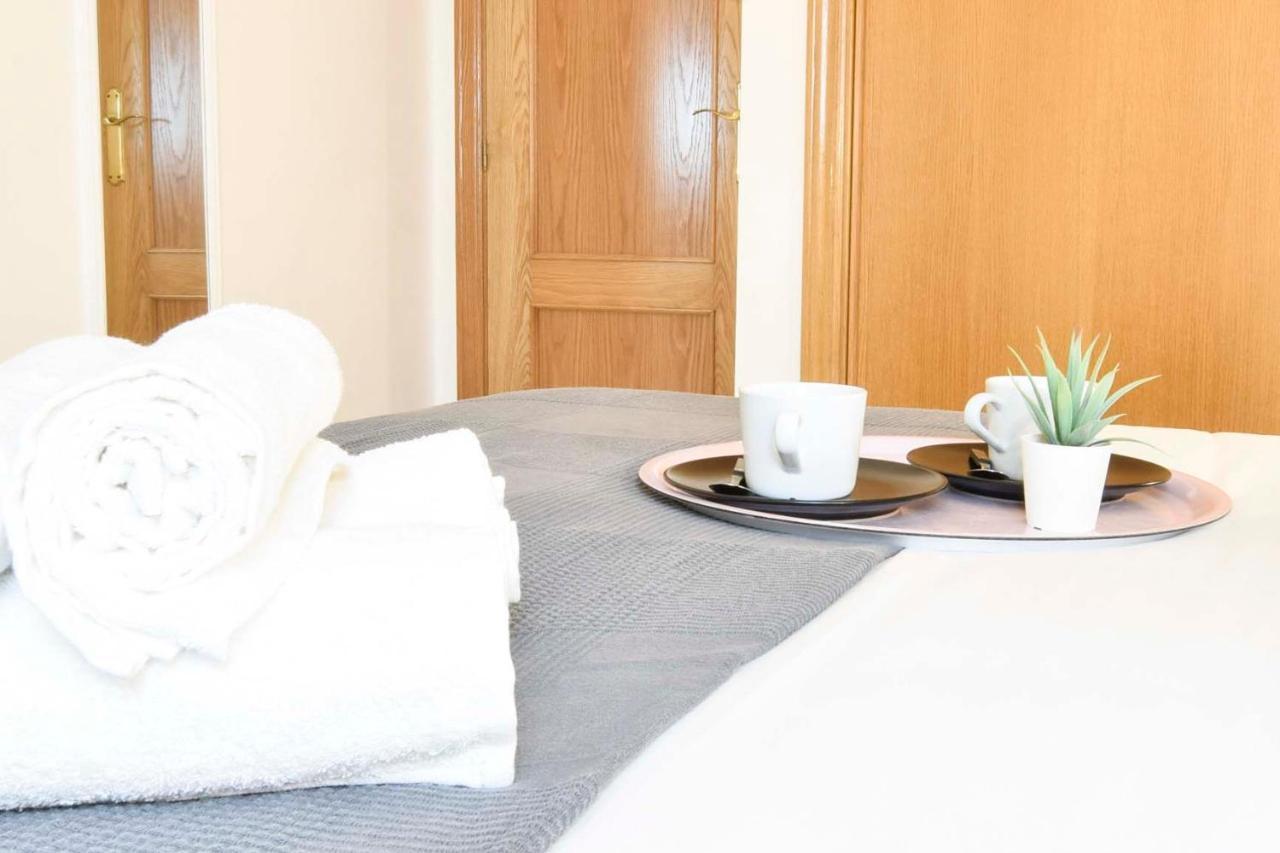 P&P Apartaments Carrera De Capuchinos Málaga Esterno foto