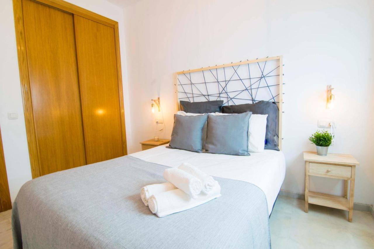 P&P Apartaments Carrera De Capuchinos Málaga Esterno foto